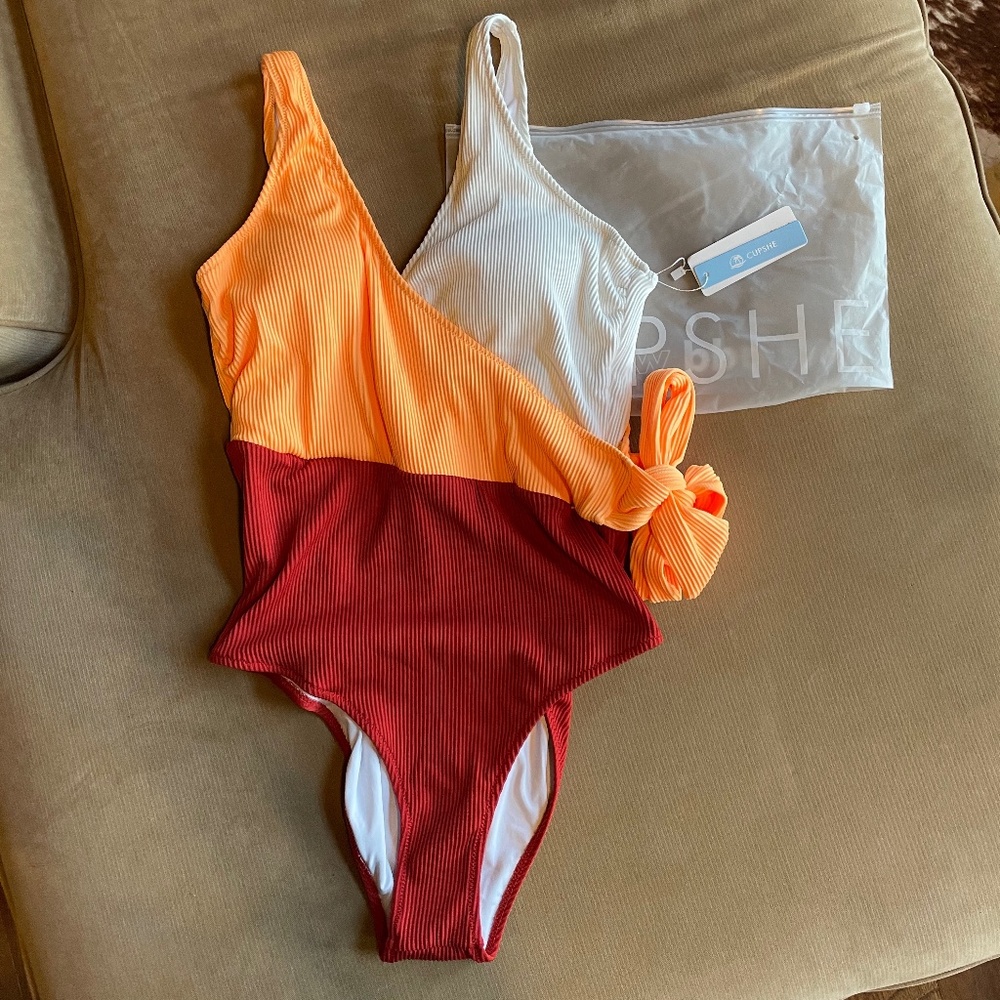 NWT CupShe Colorblock Plunging One Piece Swimsuit